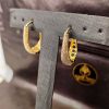 Brinco Argola Articulada Gota GG Craquelada Banho Triplo Ouro 18k - Image 4