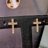 Brinco Crucifixo Zirconia de Cristais - Banho Triplo Ouro 18k - Image 2